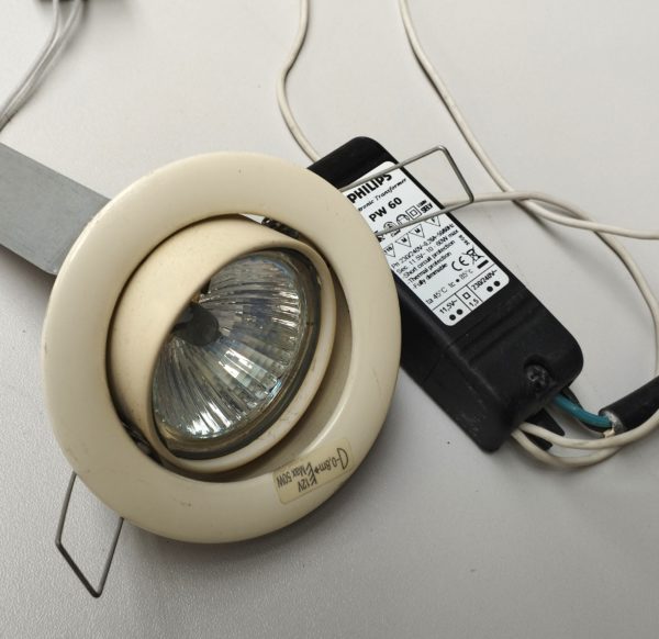 Applique orientable + Spot + Transformateur Philips – Image 2