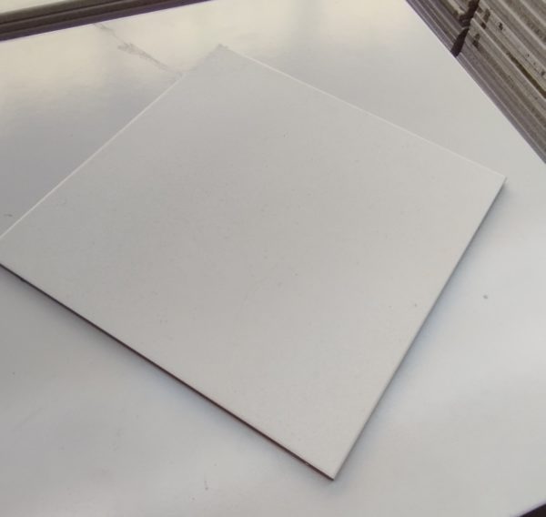 Carrelage céramique blanc